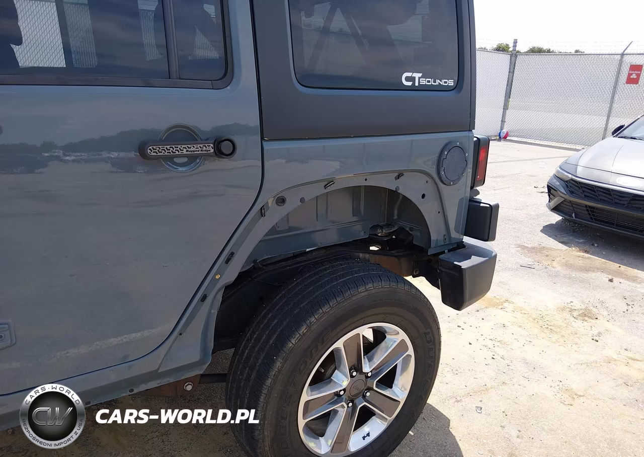 2014 Jeep Wrangler Unlimited Sahara VIN:1C4BJWEG3EL263166 - 17