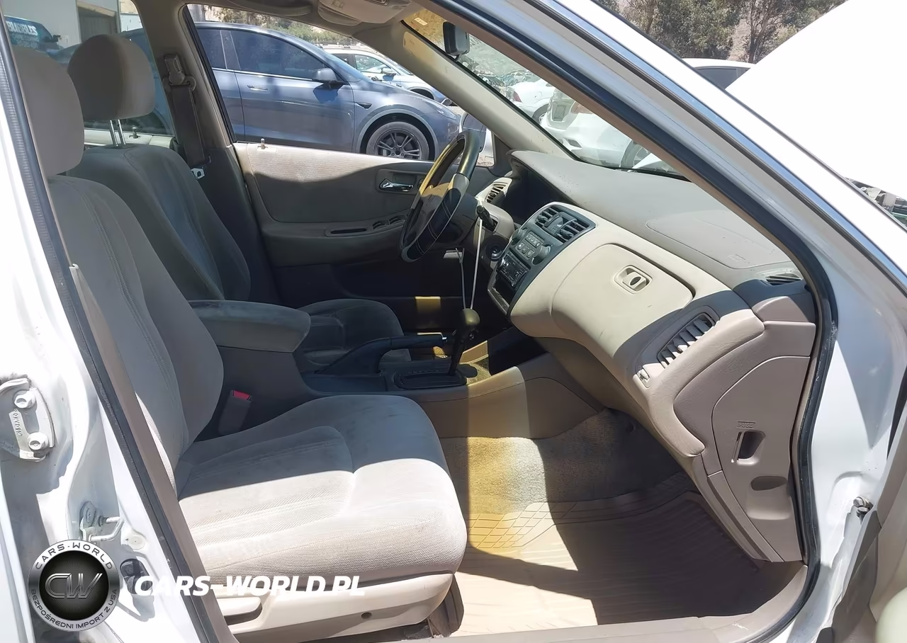 1999 Honda Accord Lx VIN:1HGCG6653XA136899 - 5