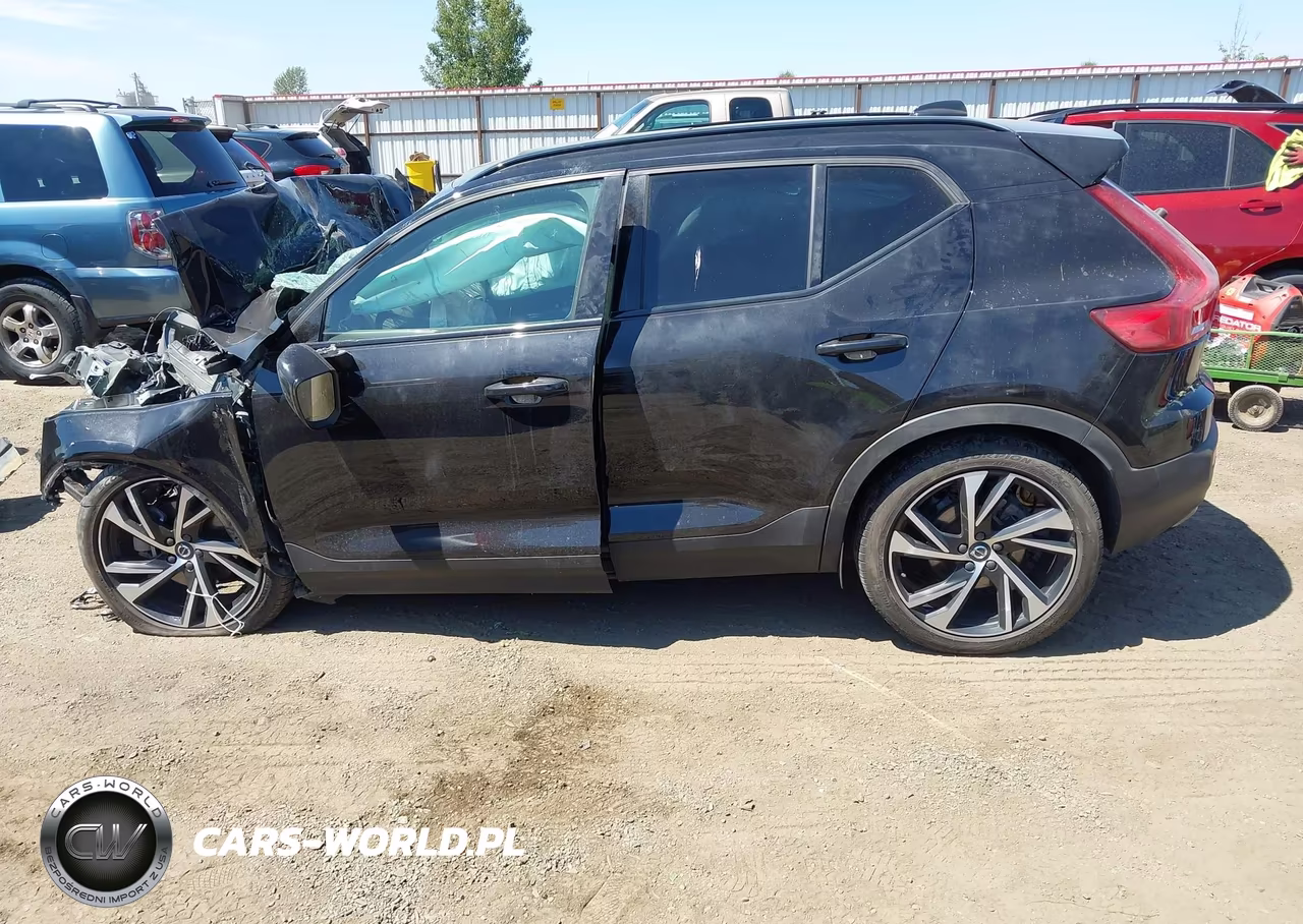 2022 Volvo Xc40 T5 R-Design VIN:YV4162UM0N2644845 - 15