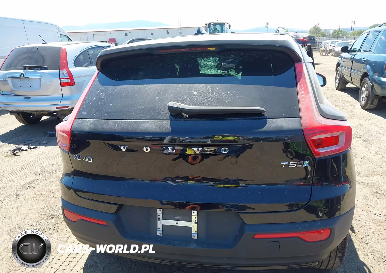 2022 Volvo Xc40 T5 R-Design VIN:YV4162UM0N2644845 - 17
