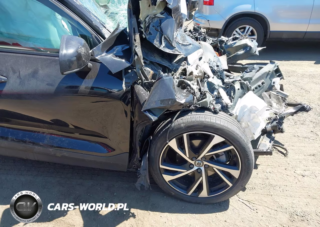2022 Volvo Xc40 T5 R-Design VIN:YV4162UM0N2644845 - 21