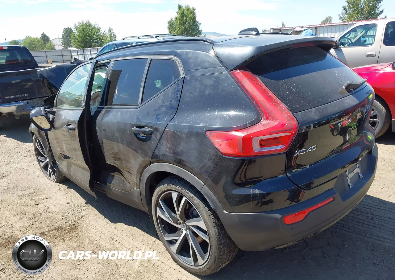 2022 Volvo Xc40 T5 R-Design VIN:YV4162UM0N2644845 - 3