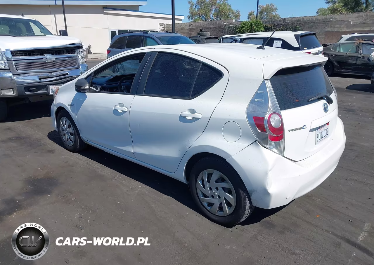 2014 Toyota Prius C One VIN:JTDKDTB39E1082530 - 3