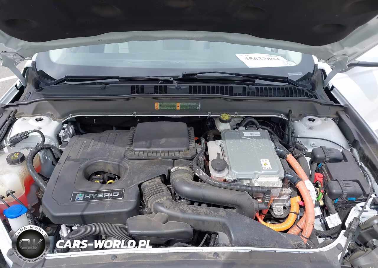 2018 Ford Fusion Hybrid S VIN:3FA6P0UUXJR243566 - 10