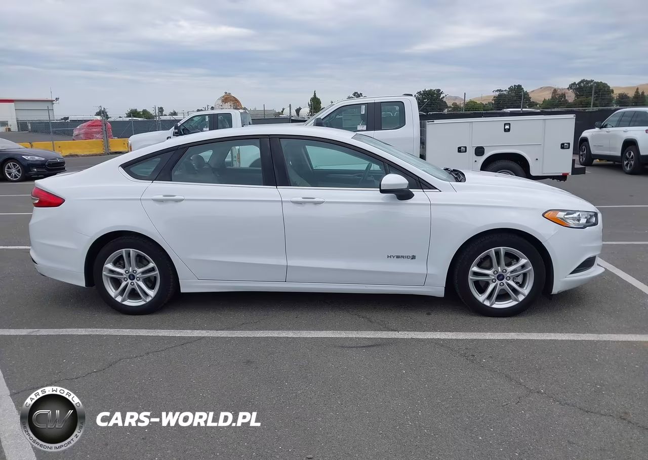 2018 Ford Fusion Hybrid S VIN:3FA6P0UUXJR243566 - 14