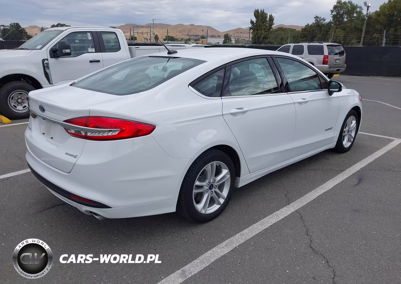 2018 Ford Fusion Hybrid S VIN:3FA6P0UUXJR243566 - 4