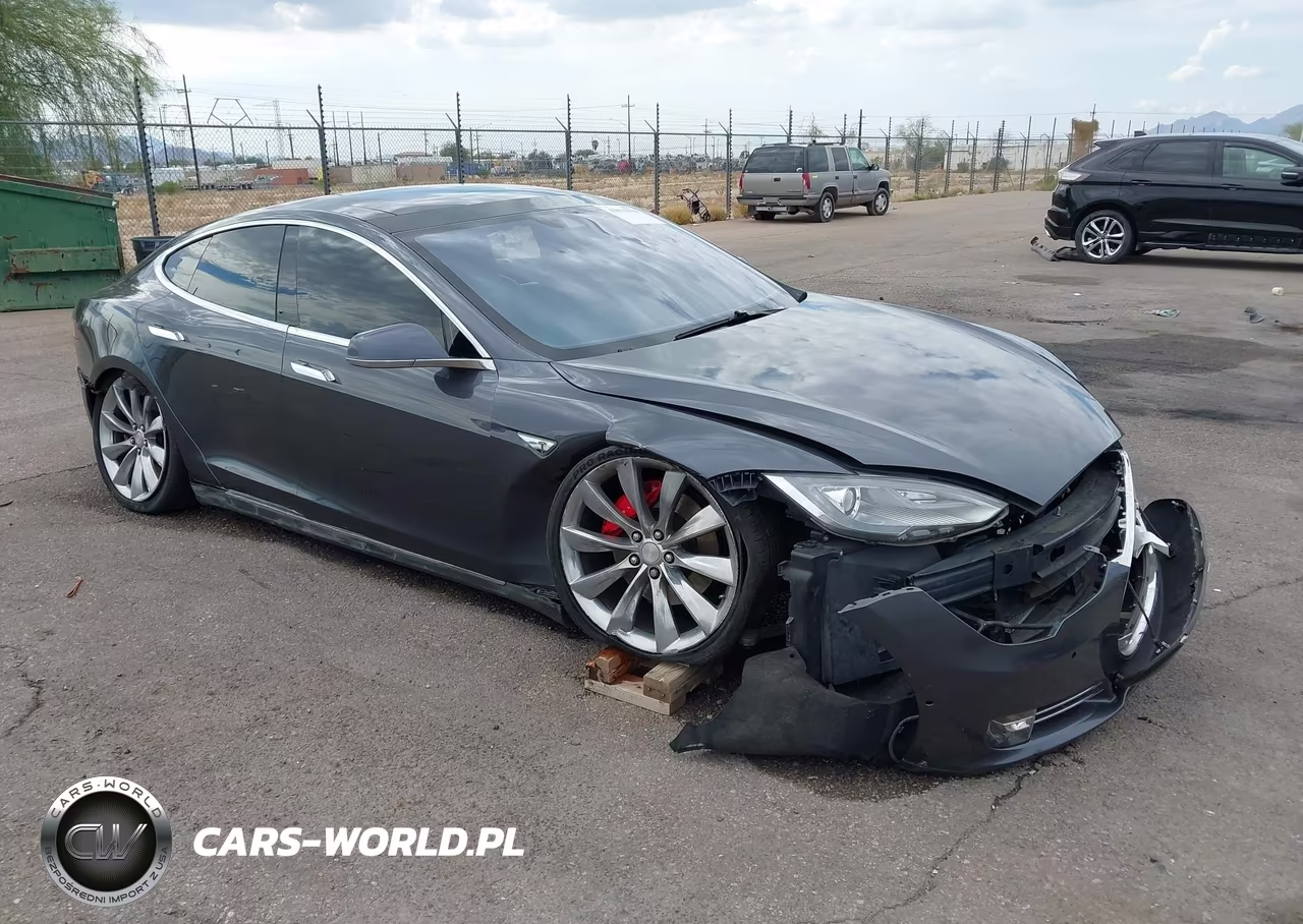 2015 Tesla Model S 85D-P85D