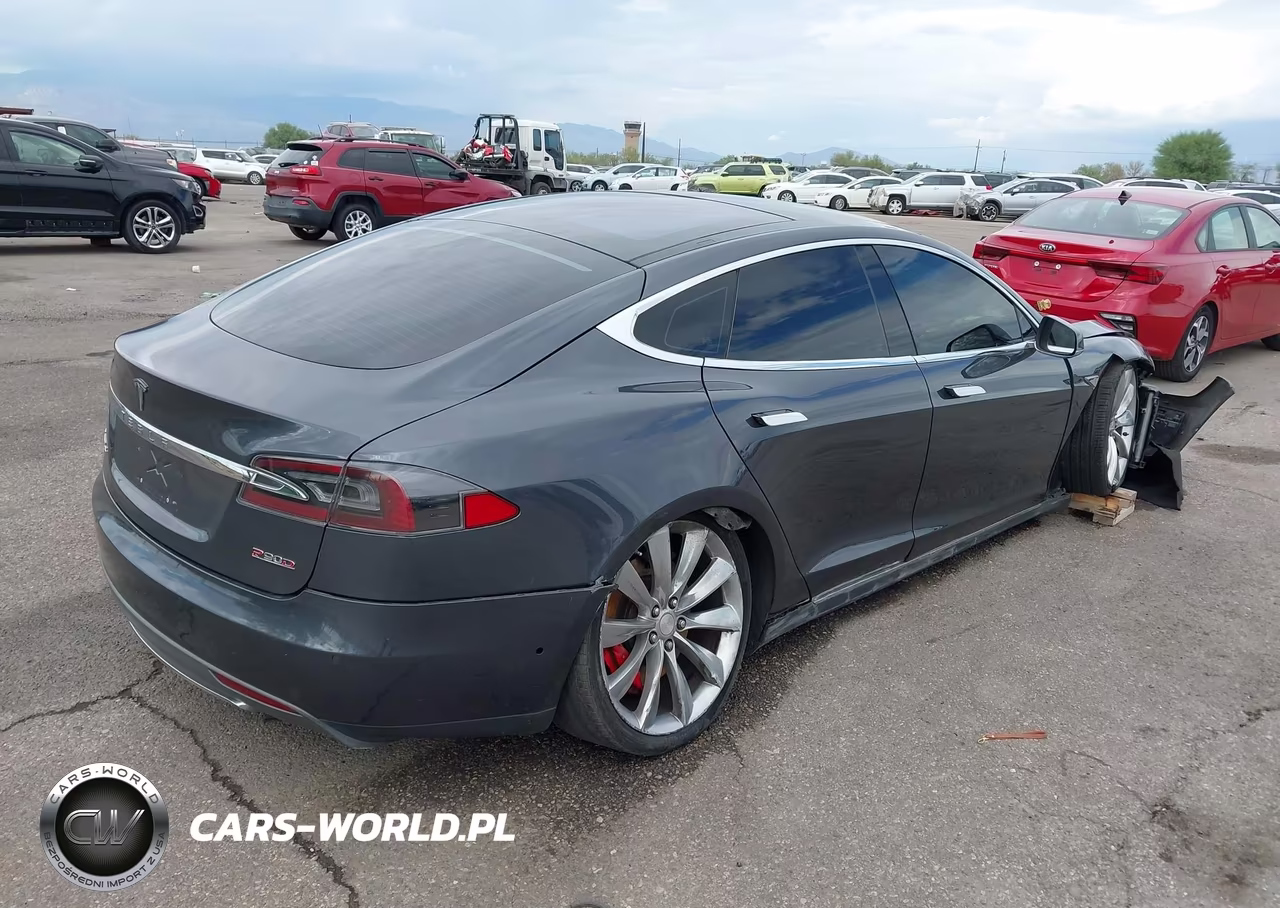 2015 Tesla Model S 85D-P85D VIN:5YJSA1E48FF116158 - 4