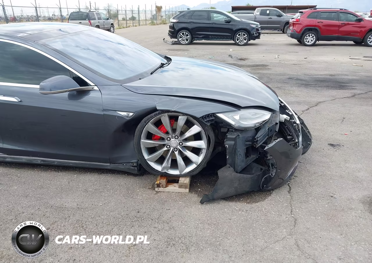2015 Tesla Model S 85D-P85D VIN:5YJSA1E48FF116158 - 6