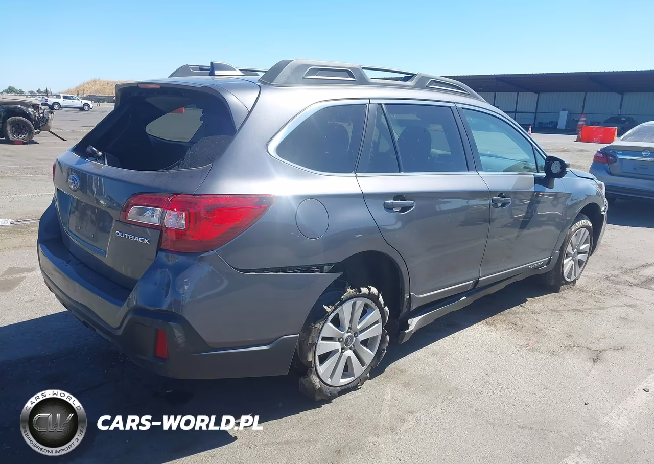2019 Subaru Outback 2.5I Premium VIN:4S4BSAFC9K3234600 - 4