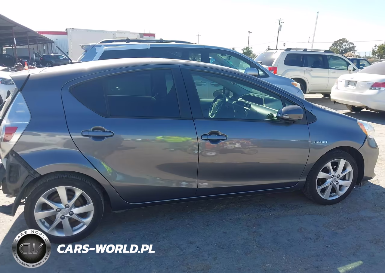 2014 Toyota Prius C Four VIN:JTDKDTB34E1073380 - 14