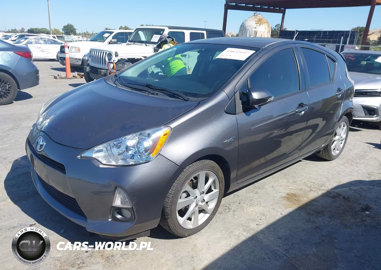 2014 Toyota Prius C Four VIN:JTDKDTB34E1073380 - 2