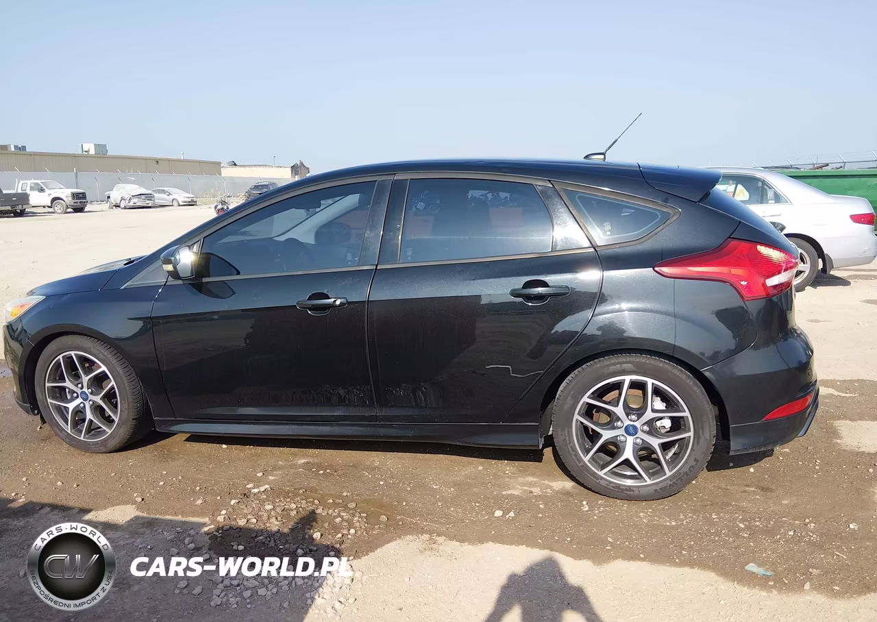 2015 Ford Focus Se VIN:1FADP3K23FL357991 - 14