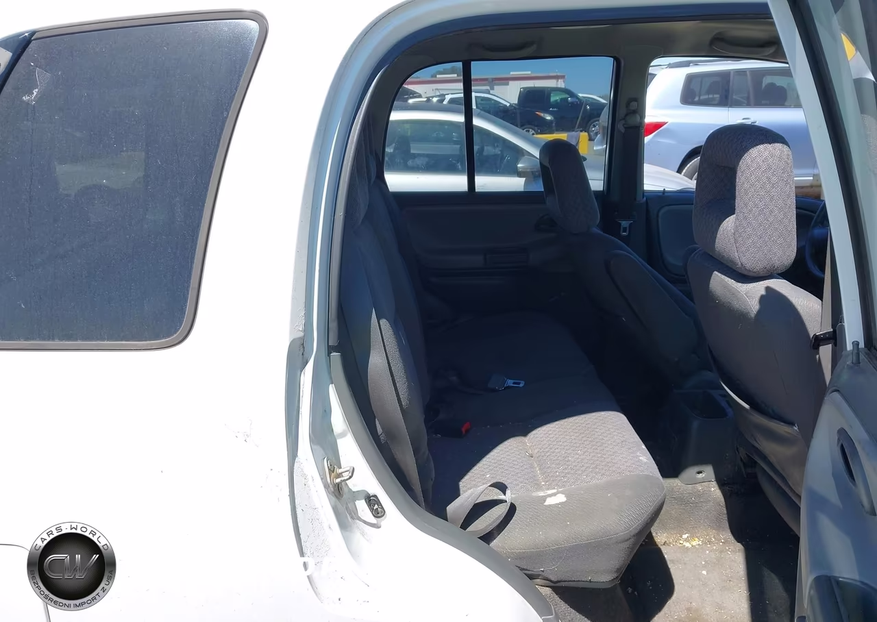 2003 Chevrolet Tracker Hard Top Base VIN:2CNBJ13C736949103 - 8
