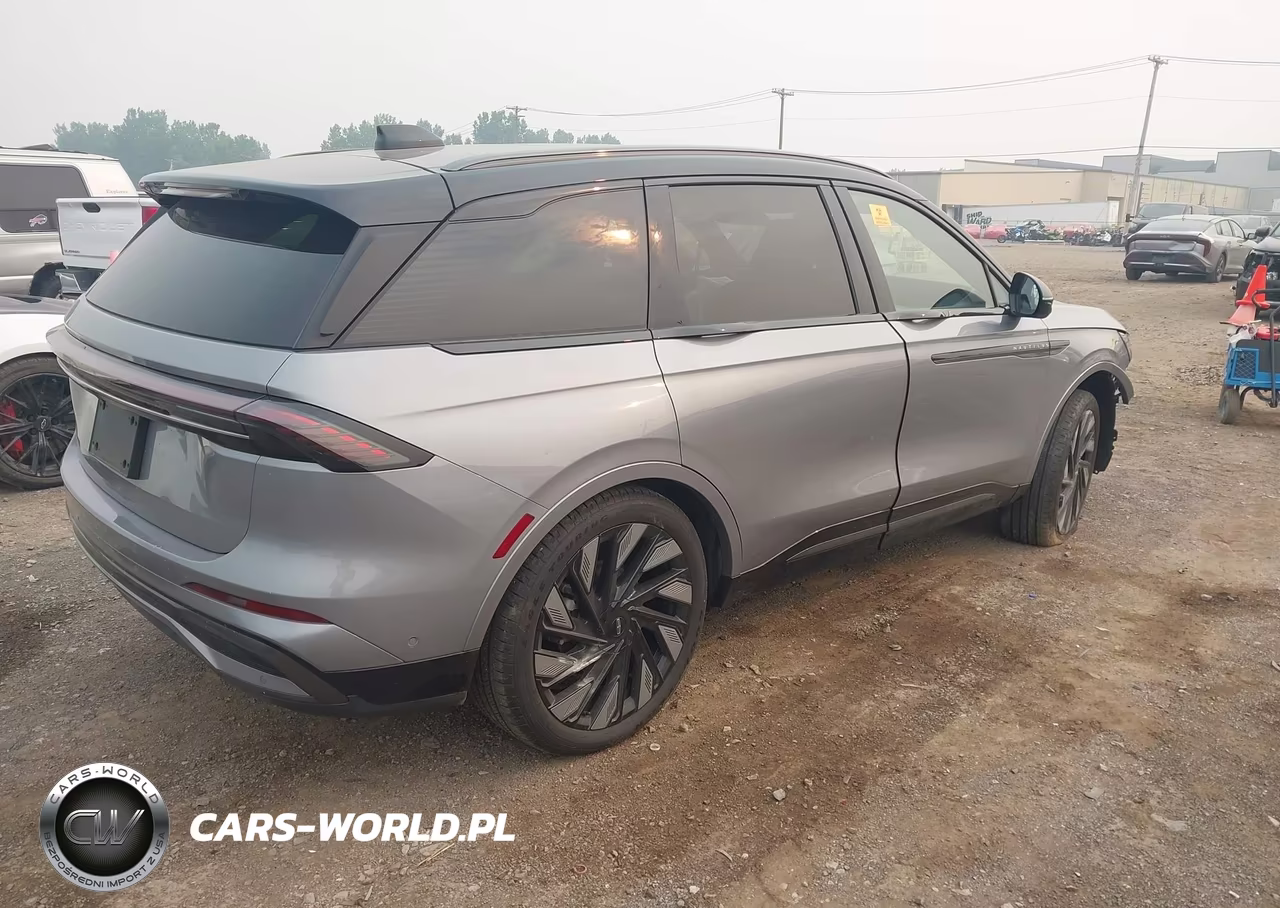 2024 Lincoln Nautilus Reserve VIN:5LMPJ8KA1RJ802783 - 4