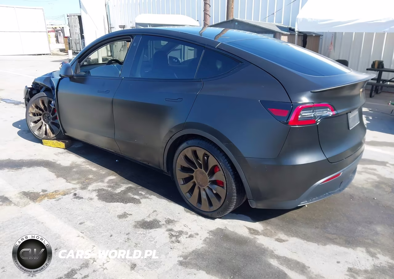 2021 Tesla Model Y Performance Dual Motor All-Wheel Drive VIN:5YJYGDEF9MF220540 - 3
