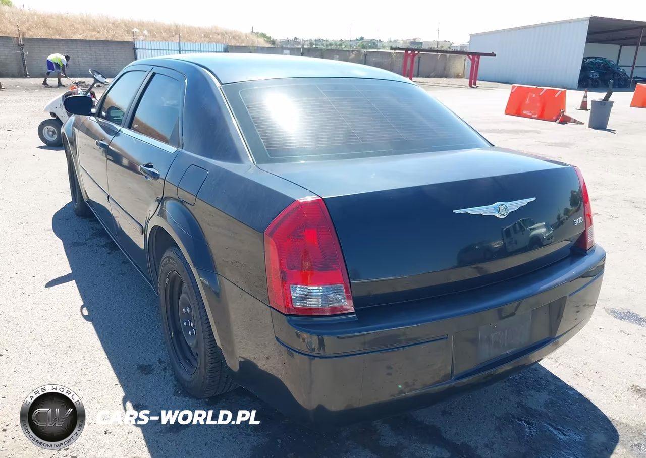 2006 Chrysler 300 VIN:2C3KA43R46H471469 - 3