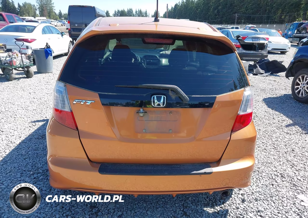 2011 Honda Fit Sport VIN:JHMGE8G59BS001430 - 16