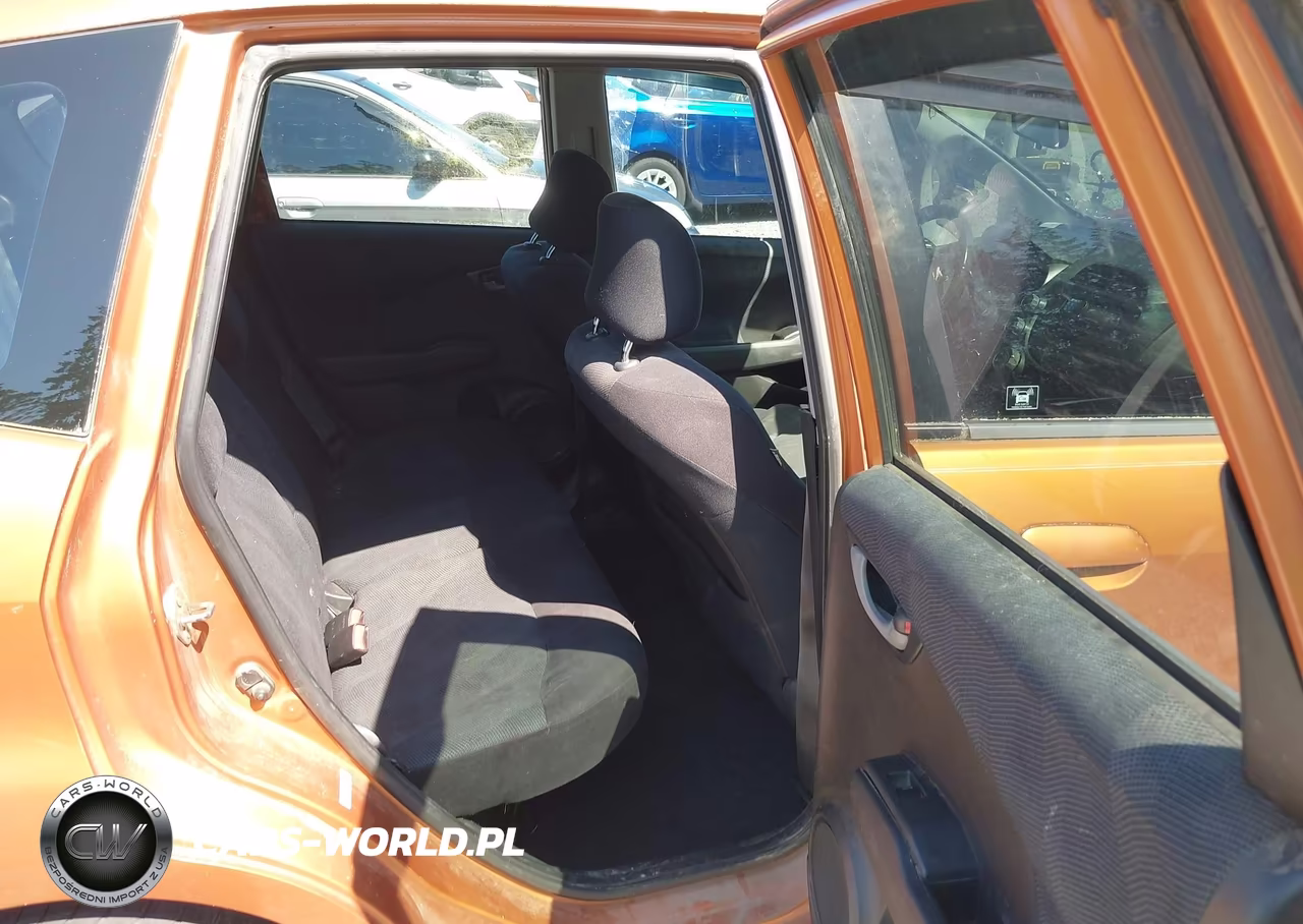 2011 Honda Fit Sport VIN:JHMGE8G59BS001430 - 18