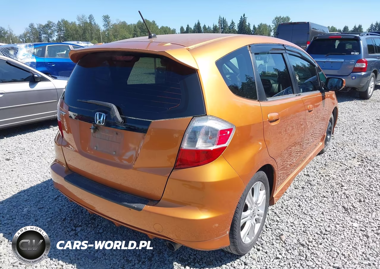 2011 Honda Fit Sport VIN:JHMGE8G59BS001430 - 4