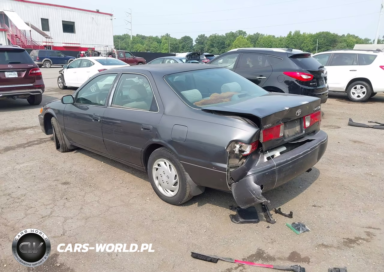 2000 Toyota Camry Le VIN:4T1BG22K3YU965918 - 3