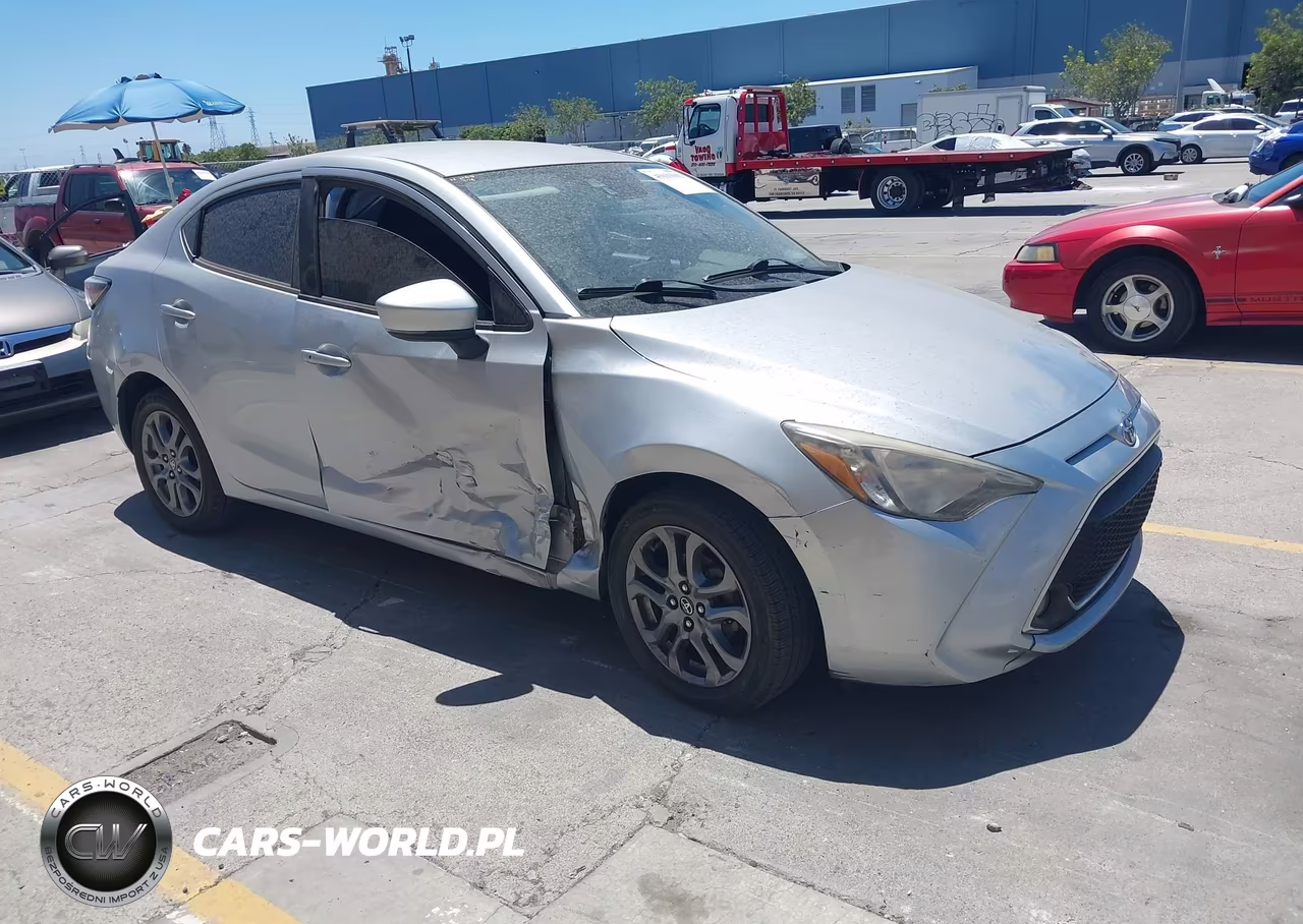 2019 Toyota Yaris Le – zdjęcie 1 z 16