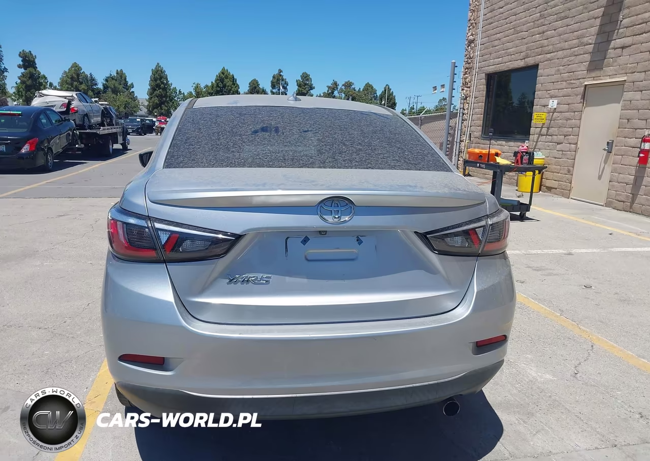 2019 Toyota Yaris Le VIN:3MYDLBYV5KY511475 - 16