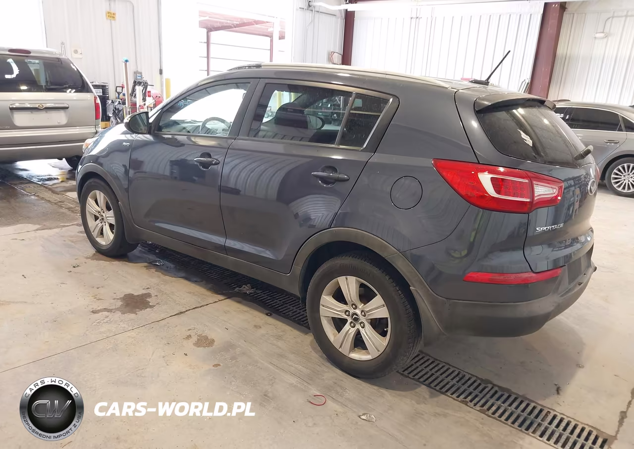 2011 Kia Sportage Lx VIN:KNDPBCA26B7030589 - 3