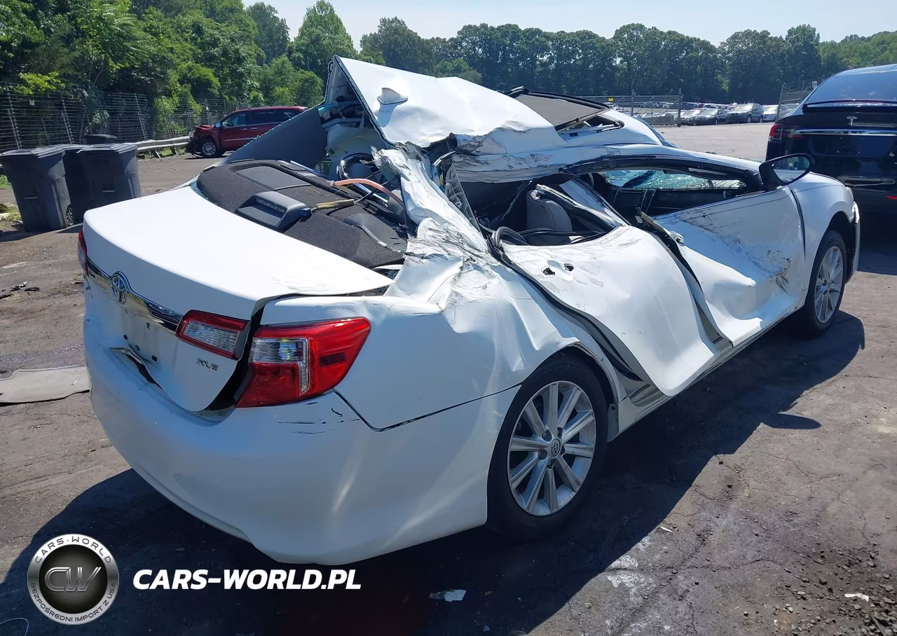 2013 Toyota Camry Xle VIN:4T1BF1FKXDU673409 - 4