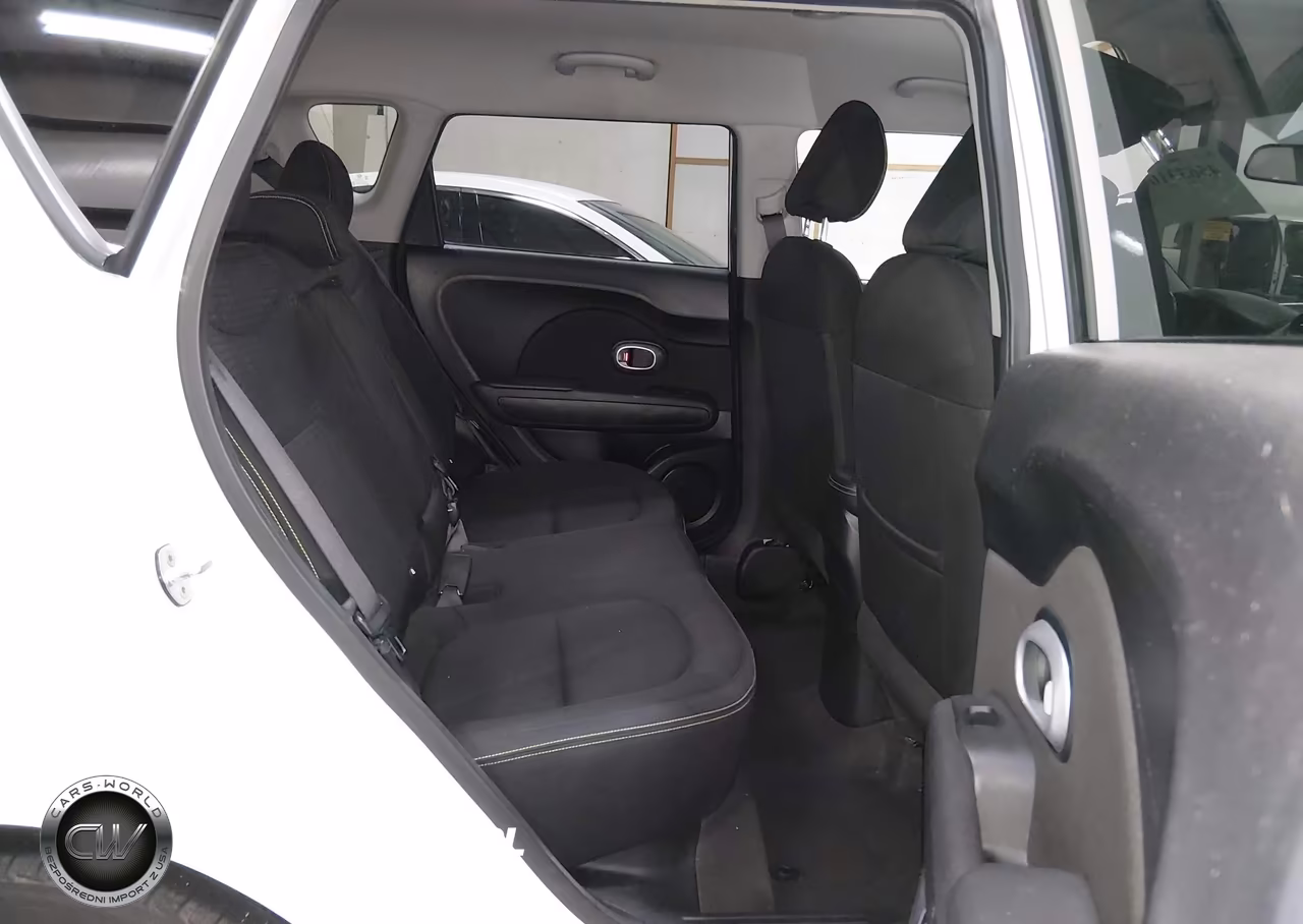 2016 Kia Soul + VIN:KNDJP3A50G7296814 - 8