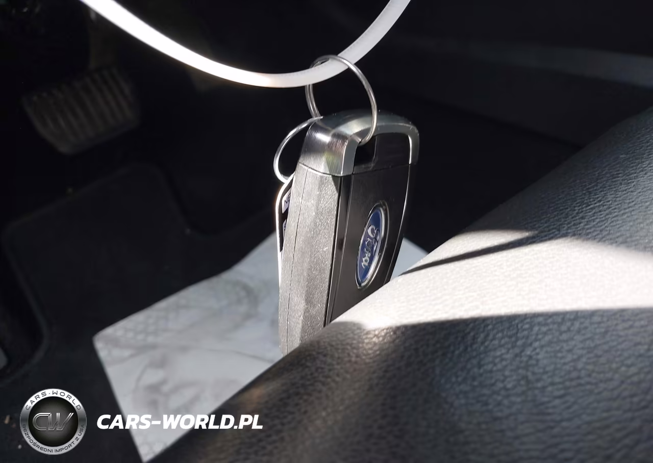 2020 Ford Fusion Plug-In Hybrid Titanium VIN:3FA6P0SU3LR120472 - 11