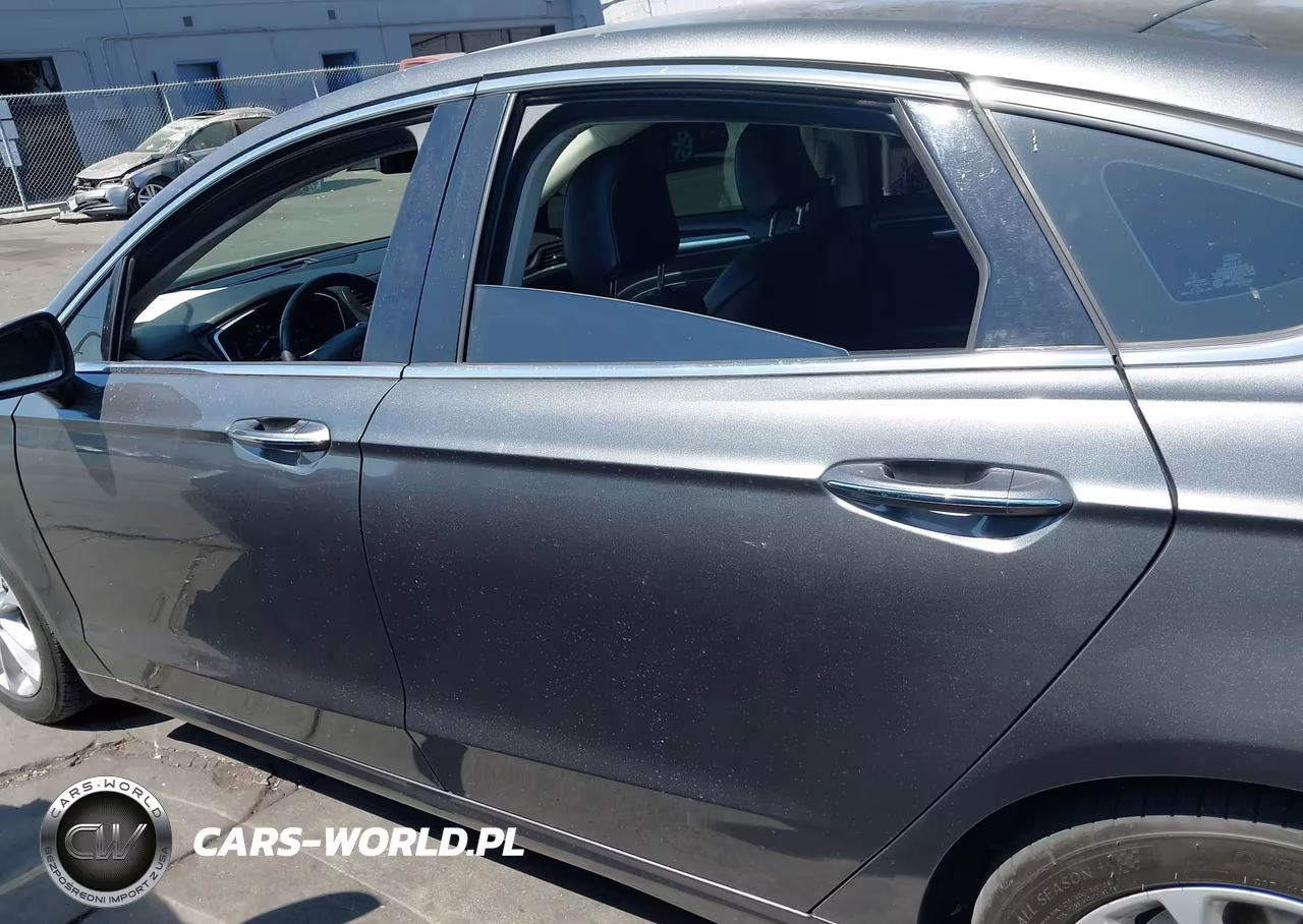 2020 Ford Fusion Plug-In Hybrid Titanium VIN:3FA6P0SU3LR120472 - 15
