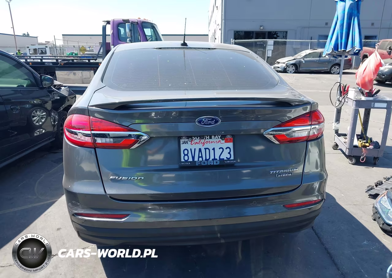 2020 Ford Fusion Plug-In Hybrid Titanium VIN:3FA6P0SU3LR120472 - 17