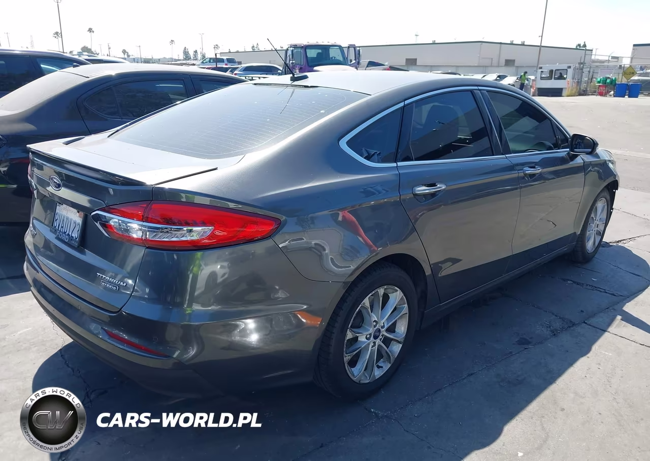 2020 Ford Fusion Plug-In Hybrid Titanium VIN:3FA6P0SU3LR120472 - 4