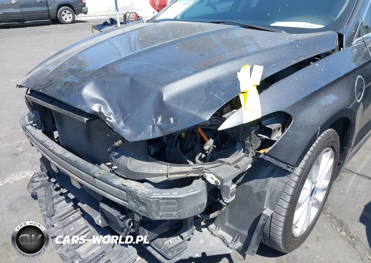 2020 Ford Fusion Plug-In Hybrid Titanium VIN:3FA6P0SU3LR120472 - 6