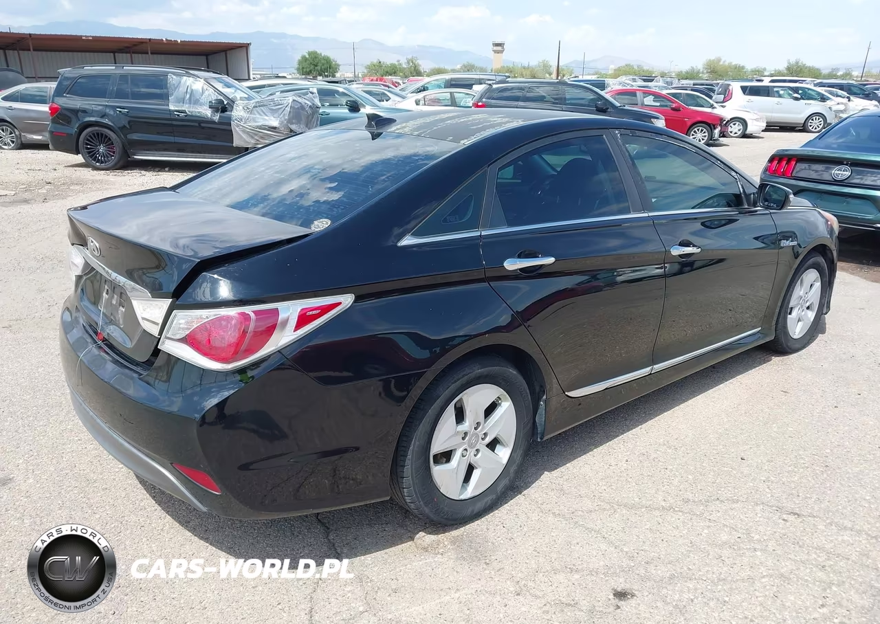 2012 Hyundai Sonata Hybrid VIN:KMHEC4A49CA045275 - 4