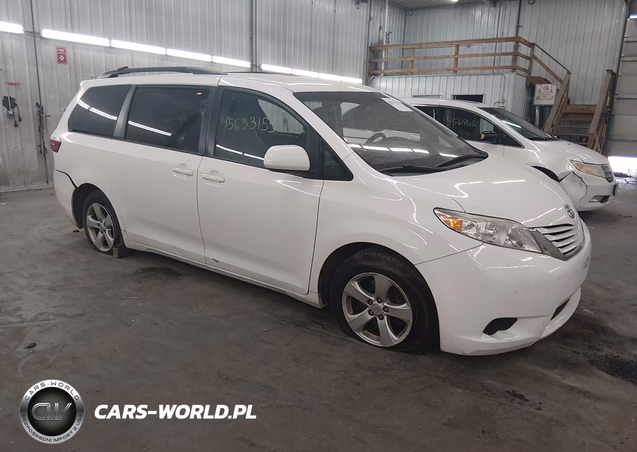 2015 Toyota Sienna Le 8 Passenger