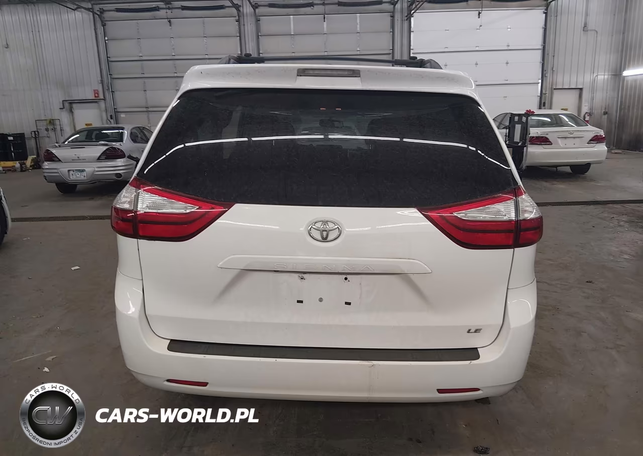 2015 Toyota Sienna Le 8 Passenger VIN:5TDKK3DC9FS601633 - 17