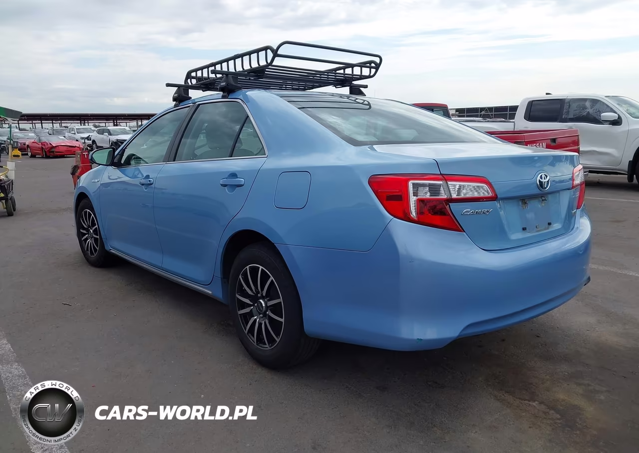 2013 Toyota Camry Hybrid Le VIN:4T1BD1FK9DU086639 - 3