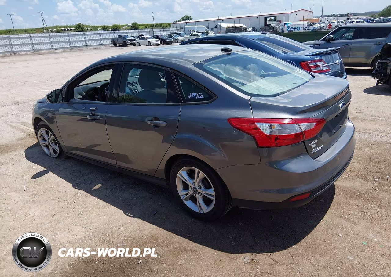 2014 Ford Focus Se VIN:1FADP3F2XEL184284 - 3