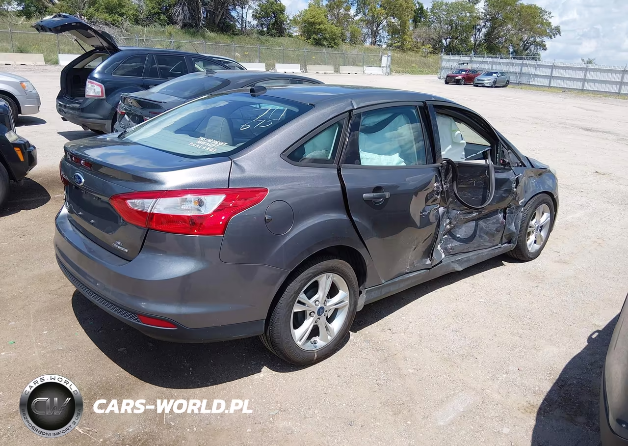 2014 Ford Focus Se VIN:1FADP3F2XEL184284 - 4