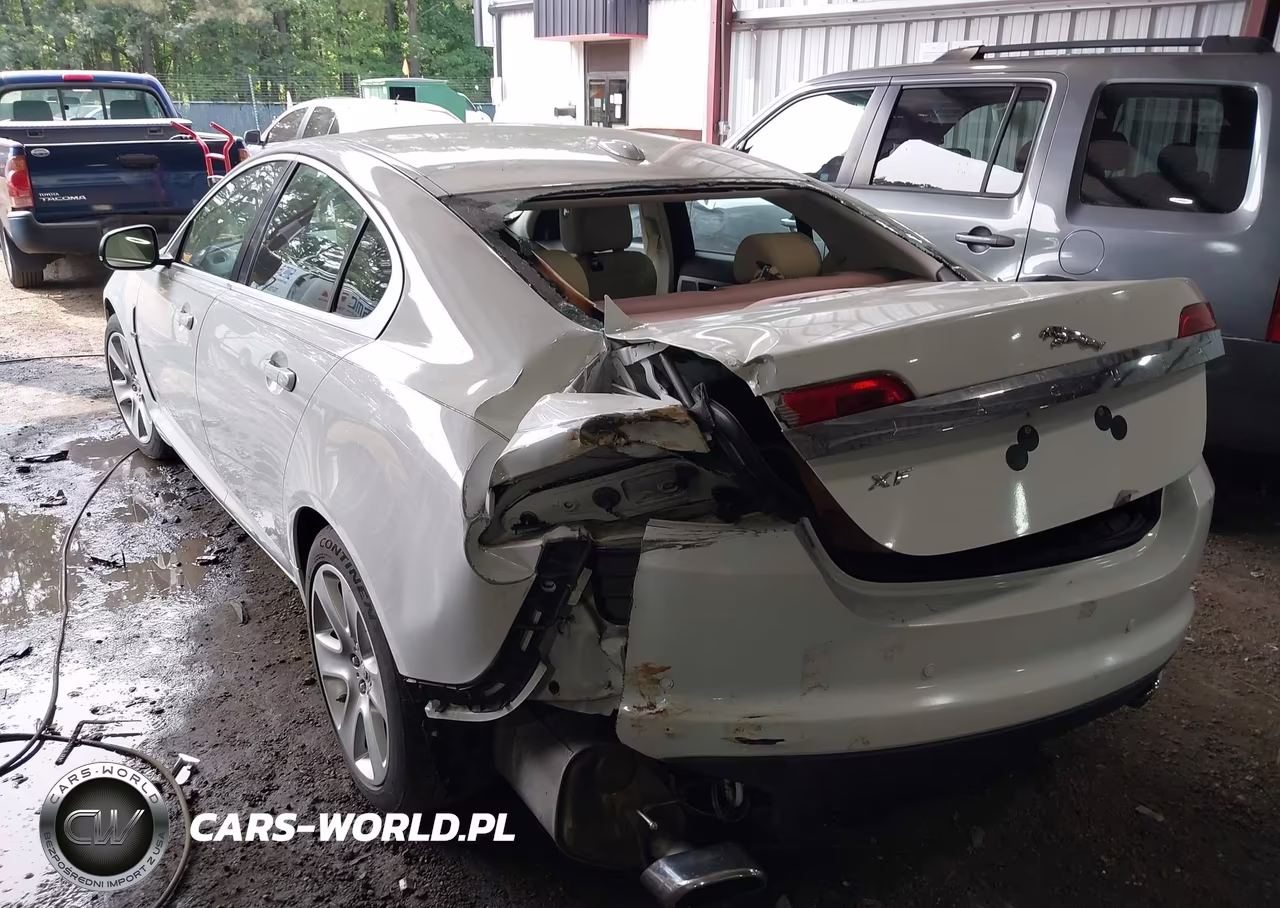 2011 Jaguar Xf VIN:SAJWA0FBXBLR87547 - 3