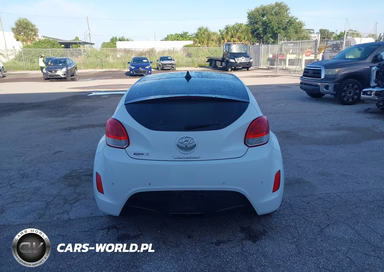 2016 Hyundai Veloster VIN:KMHTC6AD7GU288736 - 16