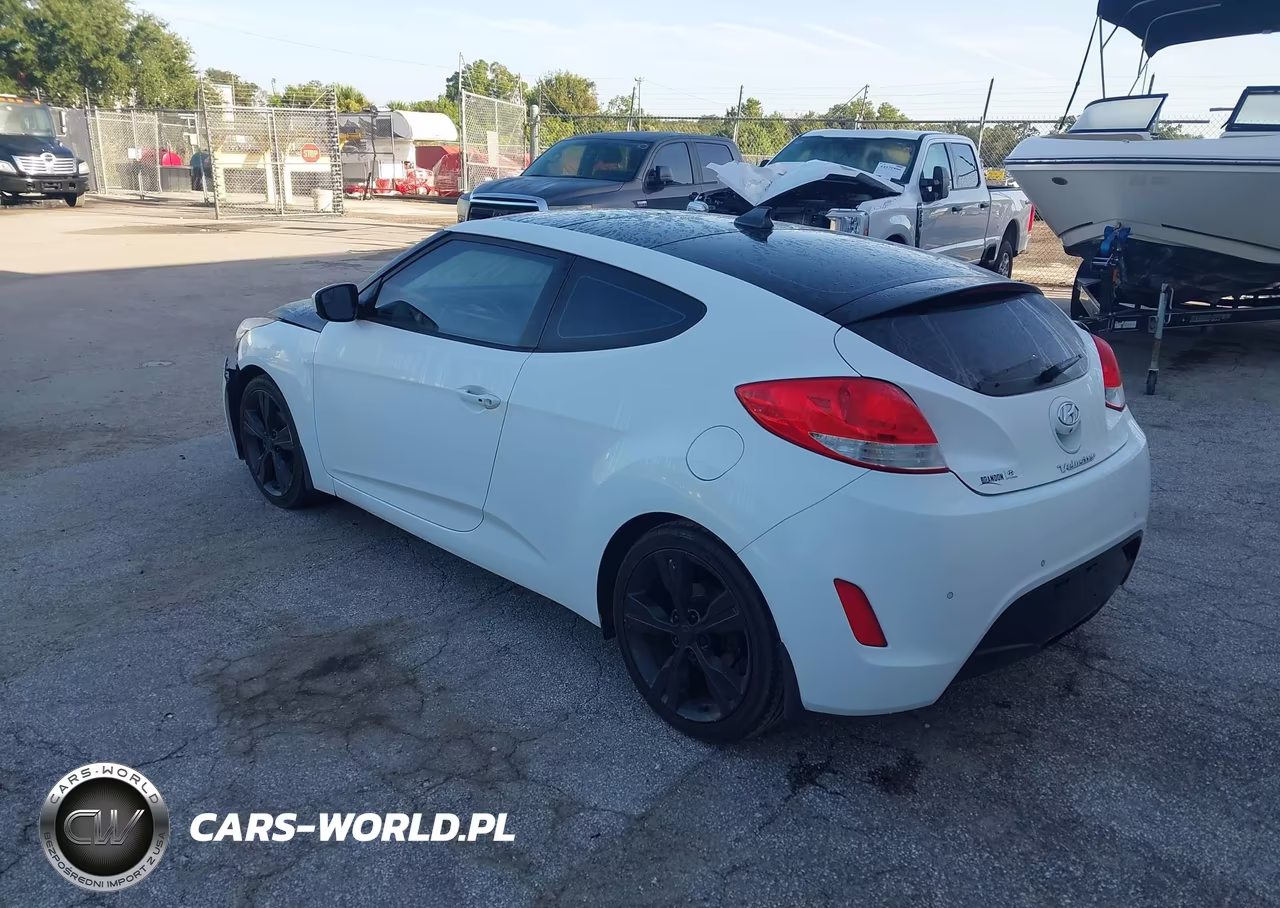 2016 Hyundai Veloster VIN:KMHTC6AD7GU288736 - 3