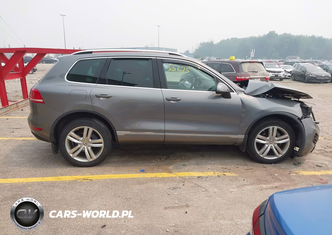2013 Volkswagen Touareg Tdi Executive VIN:WVGEP9BP2DD005999 - 13