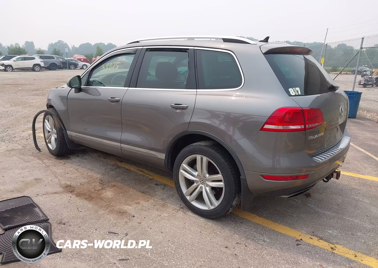 2013 Volkswagen Touareg Tdi Executive VIN:WVGEP9BP2DD005999 - 3
