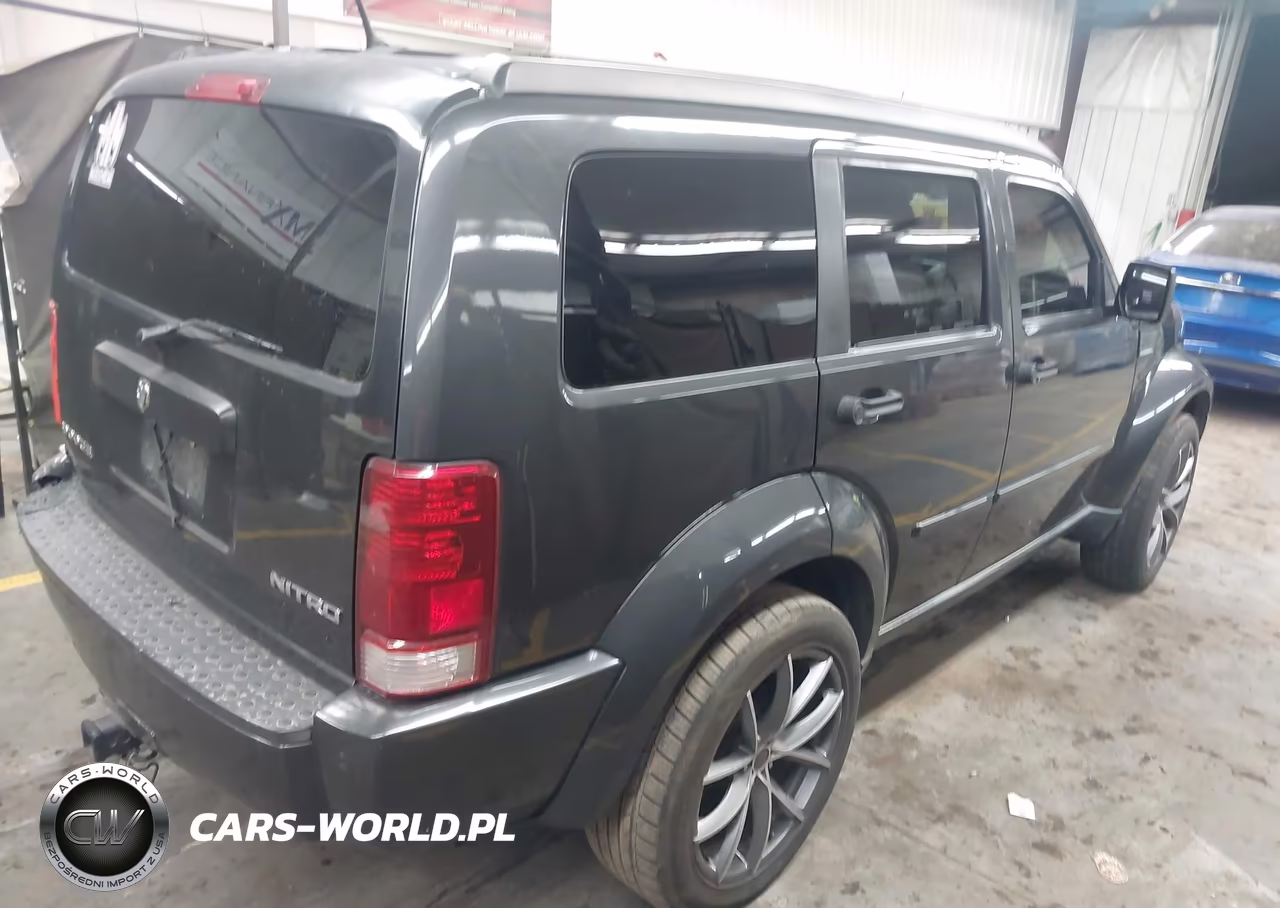 2011 Dodge Nitro Heat VIN:1D4PT4GK4BW511430 - 4