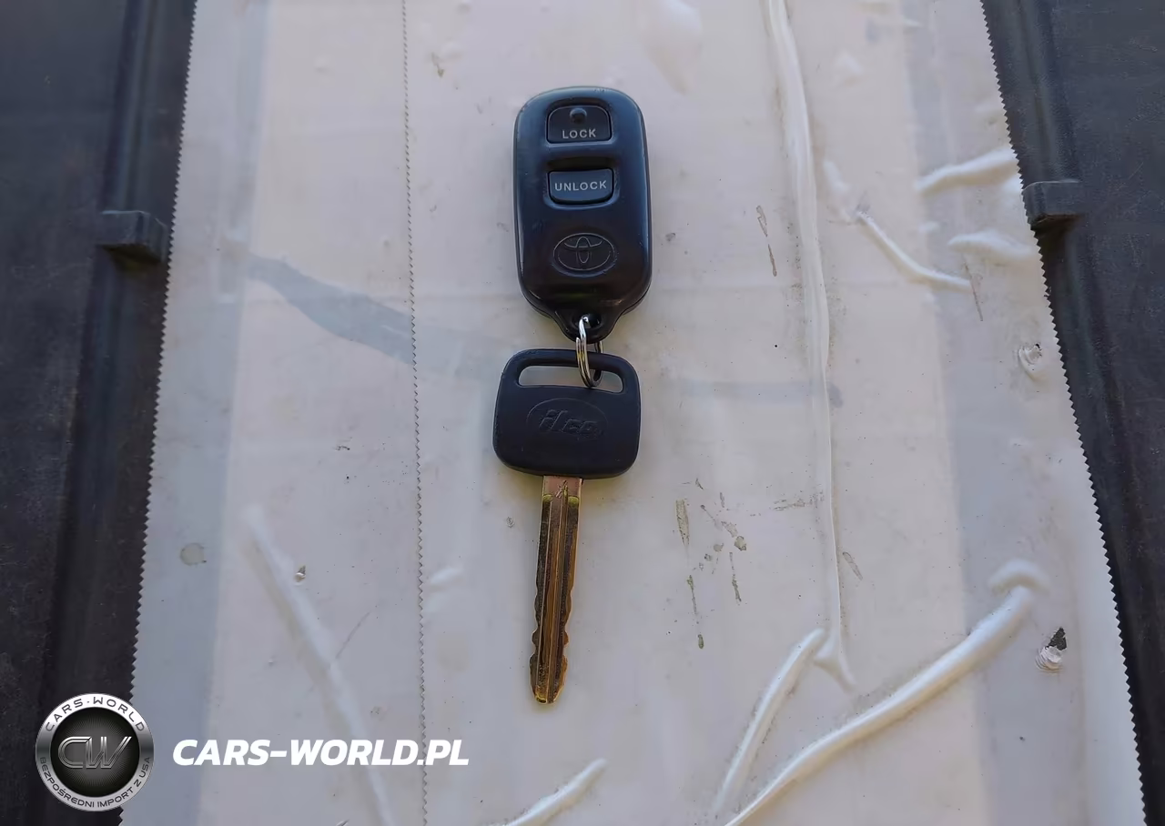 2000 Toyota Camry Le VIN:JT2BG22K7Y0409048 - 11