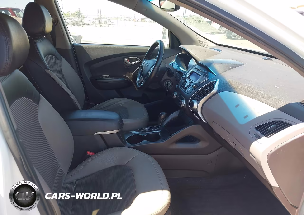 2012 Hyundai Tucson Gls VIN:KM8JUCAC1CU531865 - 5