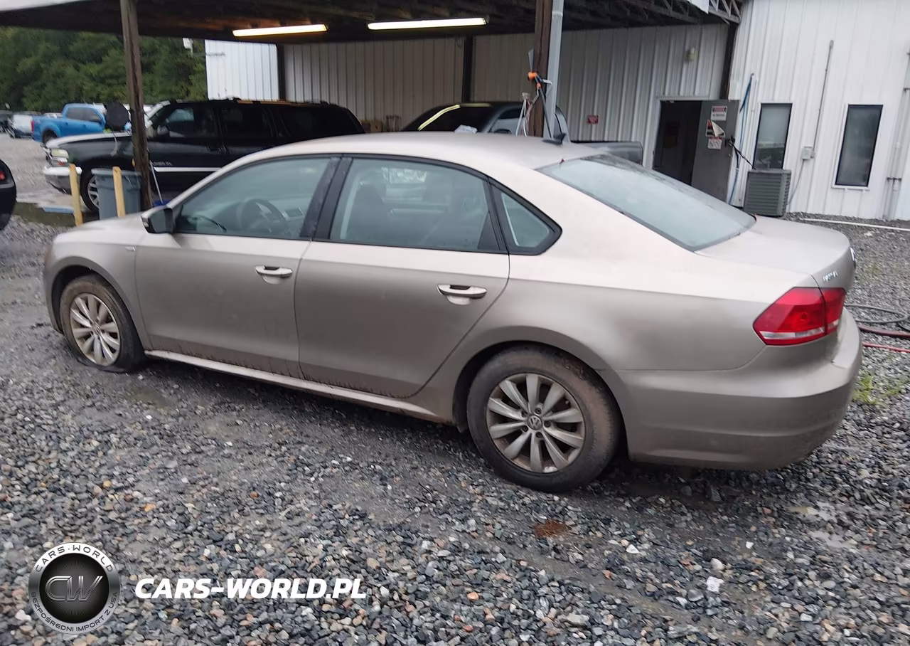 2015 Volkswagen Passat 1.8T Wolfsburg Edition VIN:1VWAT7A34FC064768 - 3